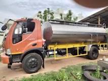 8000 L Stainless Steel Milk Storage Tank, For Commercial at ...