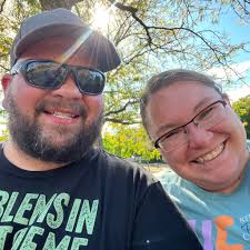 Are there food trucks available for evening shifts in Newburgh and  Evansville?