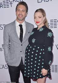 Although they're known for being extremely secretive about their personal life, we're not surprised they chose to team up with. Amanda Seyfried And Thomas Sadoski Welcome Baby Girl Daily Mail Online