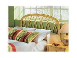 Naturel et authentique nous aimons son style cocon idéal pour un intérieur douillet et accueillant. Tete De Lit Zafra