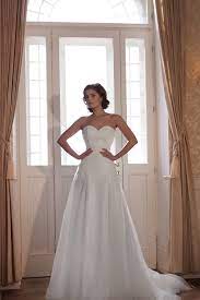 Check spelling or type a new query. Hochzeitskleider Brautkleider In Wien Lia Brautmoden