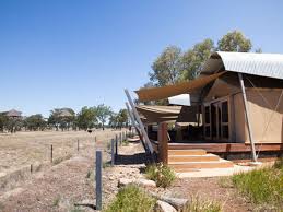 Visit dubbo and discover the western plains zoo, old dubbo gaol and other family attractions. The 4 Best Places To Stay At Taronga Western Plains Zoo