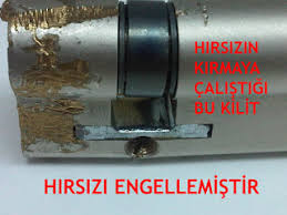 Kapıdan gelebilecek soğuk havayı kesmek için kullanılabilecek bir tasarım.kendi ellerimle yaptım.çok işe yaradığı kesin ayrıntılarıda burada. Eski Tip Celik Kapim Ahsap Dis Kapim Var Onu Nasil Guclendirebilirim Evimin Guvenligini Nasil Saglarim Hirdavat Firsati Blogu