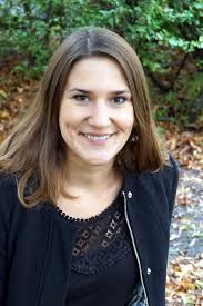 Laura Collette's Instagram, Twitter & Facebook