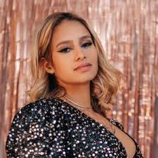 Yasmin Bruce (@yaasbruce)