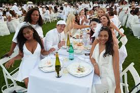 Participants must wear white (and white only) and be dressed elegantly. Diner En Blanc In Paris 2018 In Pictures