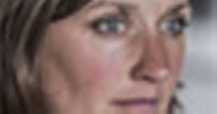 Artist Lisa Carter gives up bright lights of the big city for country idyll 