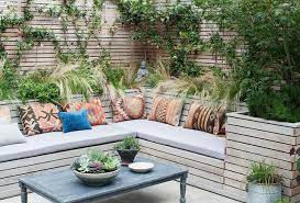 10 Outdoor Seating Ideas To Sit Back And Relax On This Summer Built In Garden Seating Backyard Seating Patio Seating
