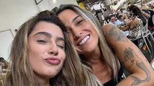 Carolina': Taylor Swift lança música original para 'Um Lugar Bem Longe  Daqui'