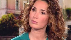 Diagnostic de gestation par échographie. Marie Sophie Lacarrau Presentatrice Du Jt De Tf1 Largement Diminuee Julian Bugier En A T Il Profite Sur France 2
