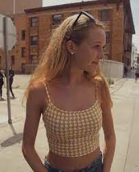 In support of miranda, several of her fellow anne with an e cast and crew members penned encouraging and heartfelt messages in the. 15 Miranda Mckeon Ideas Miranda Anne Of Green Gables Anne