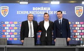 Pe banca romaniei, contra il va avea ca secund tot pe ionel gane, iar preparator fizic va fi javi reyes. Mirel RÄƒdoi Este Noul SelecÅ£ioner Al NaÅ£ionalei De Fotbal A Romaniei AnunÅ£ul A Fost FÄƒcut De Frf Epoch Times Romania