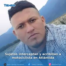 La víctima, quien fue identificada preliminarmente como Edwin Regalado,  perdió la vida de manera casi instantánea. 📎  https://tiempo.hn/sujetos-interceptan-acribillan-motociclista-atlantida/
