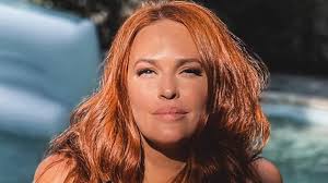 Η διπλή κυριαρχία του ερμή την προικίζει με ένα εύστροφο, ευφυές, αναλυτικό, σχολαστικό μυαλό. Sygkinei H Sissy Xrhstidoy Poso Anhmporoi Kai Mikroi Eimaste Syggnwmh Celebrities Eidhseis Yupiii Gr