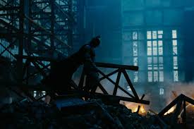 Pouco depois da estreia de os vingadores mathew modine, que interpreta o papel de um político em o cavaleiro das trevas ressurge, está em acompanhamento psiquiátrico após alegações feitas no twitter contra o filme os. Critica Batman O Cavaleiro Das Trevas 2008 Plano Critico