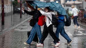 Even if pleuvoir is only used to impersonal form, it is used in plural in expressions : Question D Enfant Pourquoi Est Ce Qu Il Fait Toujours Mauvais Dans Le Nord