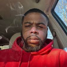 Carlos Heyward's Instagram, Twitter & Facebook