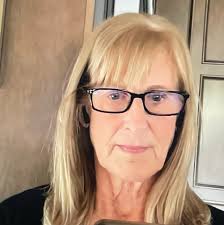 What are the best motor coach models for full-time adventure with specific  features?