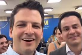 Esse é o time da SECOM da @curitiba_pmc , No nosso primeiro encontro geral  definimos as estratégias de como vamos ajudar a maior cidade do sul do país  a se comunicar. , Vamos falar pra fora. Contar ...