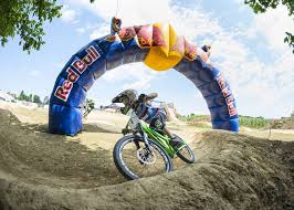 Heiß ersehnt wurde nach einer bauverzögerung die fertigstellung des pumptrack neben dem autobahnsee in wals. Austrian Pumptrack Series 2018 Lines