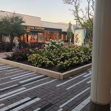 Life inside (and sometimes outside) an iconic american store. Neiman Marcus Oak Brook Il