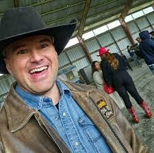 Mose Mast's Instagram, Twitter & Facebook