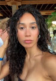 Eva Gutowski Instagram