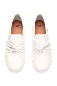 Descoperă gama de pantofi pentru bărbați de la h&m. High Street Hits From H M Slip On Shoes Trending Shoes Nice Shoes
