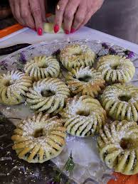 Ma Moul The Ancient Tribal Cookie Egypt Food In Unserem Blog Viel Mehr Informationen Https Storelatina Co Lebanese Desserts Arabic Dessert Maamoul Recipe