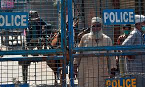 / ˈlɑːk.daʊn / an emergency situation in which people are not allowed to freely enter, leave, or move around in a building or area because of danger: Two Day Lockdown In Lahore From Today Pakistan Dawn Com
