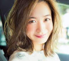 野崎萌香 チーク アプリコット リップ 青みピンク ミディアムヘア 野崎萌香 青みピンク