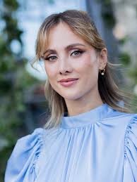 Influencerin Carmushka: Kritik an ihrem After-Baby-Body