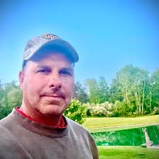 It's not winter anymore which means it's the perfect time to repaint the  barn and I am the worst at making decisions. Luckily I did some mockups…  but why do all the