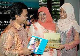 Check spelling or type a new query. Shafie Apdal Terus Membisu Zahida Pula Jawab Di Twitter
