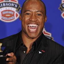 Henry Burris wins CFL MVP award