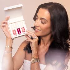 Say hello to the ultimate Lip Love! Introducing the Lisa & Co. Cosmetics  Lip Trio — three stunning shades, endless looks. From soft & subtle to bold  and beautiful, this curated set