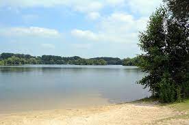 The peninsula on the south bank is particularly beautiful to explore. Barmener See Die Weltenbummler