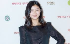 Nama kim yoo jung bukanlah sosok yang baru di industri hiburan korea selatan. Wajah Cantik Alami Kim Yoo Jung Dipuji Habis Habisan Di Antara Monster Plastik