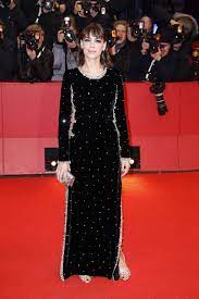 Filmfestspielen von cannes als gastgeberin („maîtresse de cérémonie) die auftaktzeremonie am 16. Berenice Bejo My Salinger Year Premiere At Berlinale 2020 Celebmafia