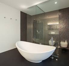 So stellst du sicher, dass die matten alle gleich tief in den kleber gedrückt werden. Selbstgemachte Mosaikfliesen Furs Badezimmer
