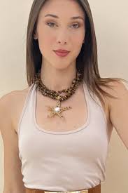 elena Collier avec Stones Femme