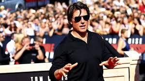 Maverick, joseph kosinski'nin yönettiği, jerry bruckheimer, tom cruise ve david ellison'ın yapımcılığını üstlendiği ve ehren kruger, eric warren singer ve mcquarrie'nin iş birliği ile yazılan haziran ayında vizyona gerecek olan bir amerikan aksiyon drama. Tom Cruise Terbang Menukik Di Trailer Top Gun Maverick