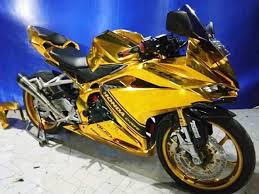 Oplos warna gold rcb versi low budget !! Modifikasi Cbr250rr Warna Gold Ini Keren Banget Intip Biayanya