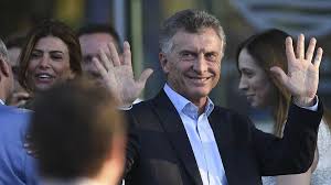 El expresidente argentino mauricio macri fue nombrado como presidente ejecutivo de la la fundación fifa, cuyo director general es el exfutbolista campeón del mundo youri djorkaeff, se creó. Debuta La Fundacion Macri Con Un Intento De Cambio De Nombre Y Un Curso Para Capacitar Directores De Escuela Eldiarioar Com