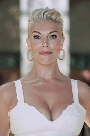 Rebecca /Hannah I watched a British show called Portrait Artist of the  Year. The show has a group of amateur artists painting a celebrity sitter.  This week one of them was Hannah