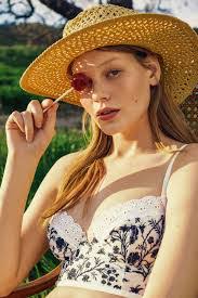 Mia Willson's Instagram, Twitter & Facebook