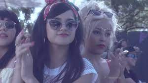 Doja Cat Being An Extra In Becky G S Shower Music Video Youtube