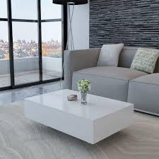 Der moderne couchtisch mit einem ablageboden aus dem hause tecnos ist ein toller blickfang in jedem raum. Dieser Rechteckige Couchtisch In Hochglanz Weiss Zeichnet Sich Durch Eine Moderne Elegante Optik Sowie Haptik Couchtisch Hochglanz Couchtisch Modern Couchtisch