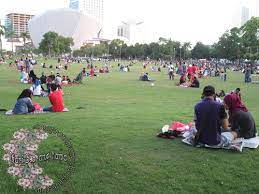Event info 07:00 am (gmt +08:00) dataran kemerdekaan shah alam (mbsa) date: Tips Iftar Di Dataran Kemerdekaan Shah Alam Diari Seorang Mama