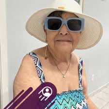 La mano las rompe, el pie las tritura, la boca las bebe. ¿Qué son?